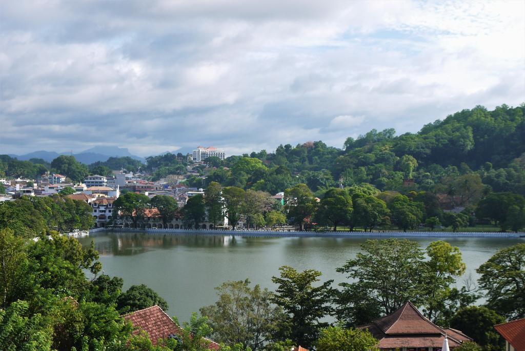 Heaven Seven Kandy Hotel Exterior foto