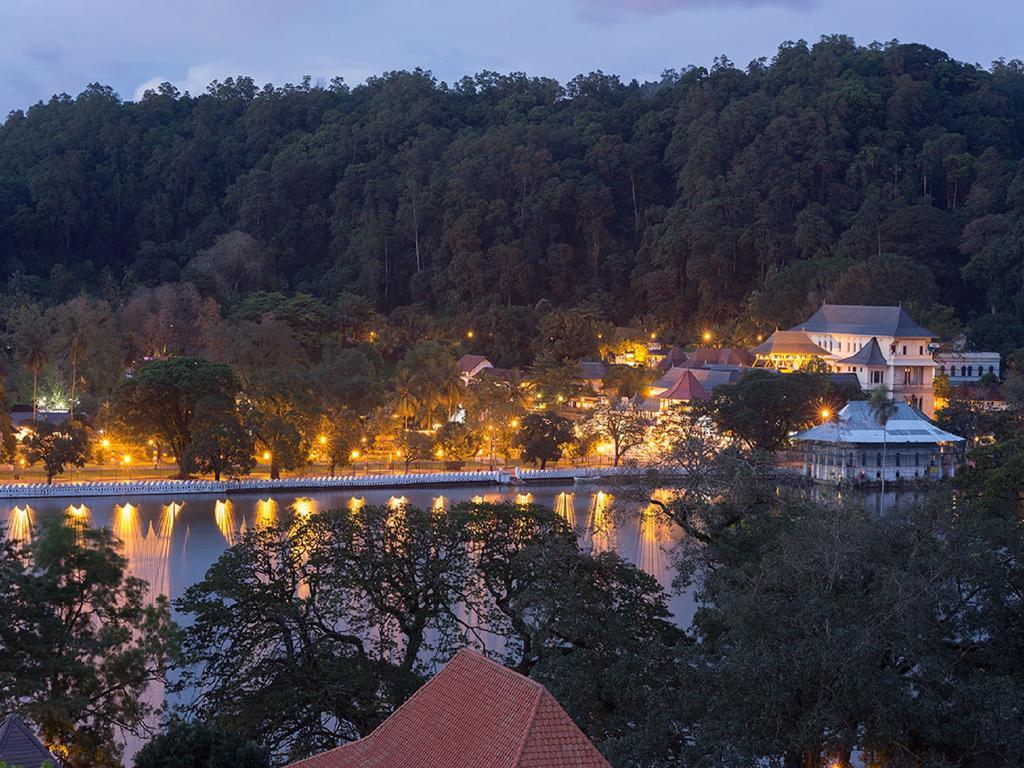 Heaven Seven Kandy Hotel Exterior foto